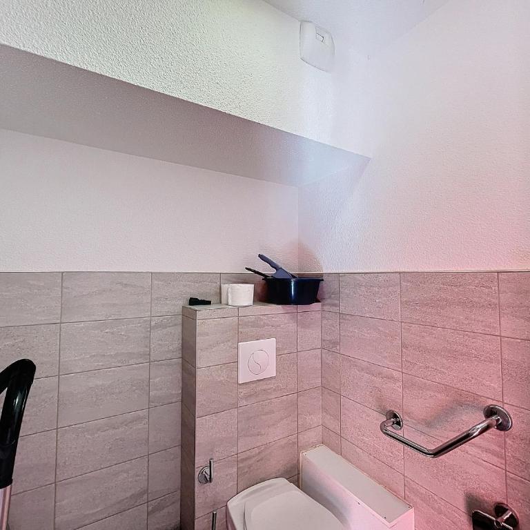 Bel F3 climatisé avec parkings, terrasse et vue sur montagnes à 50m du centre et des thermes - FR-1-451-213 - Apartamento de 2 dormitorios - 30