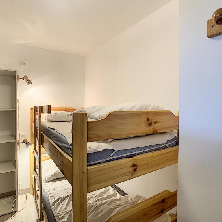 Charmant 2 pièces + coin cabine, proche centre Combloux, RDJ, terrasse, parking et casier à skis - Appartement 3 Chambres - 16