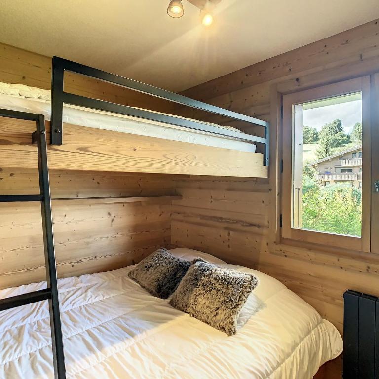 Charmant 2P à Combloux avec terrasse, parking et casier à ski - FR-1-560-101 - Appartement - 12