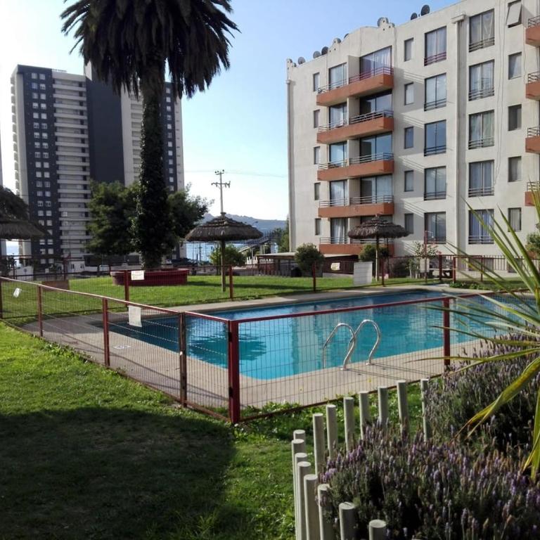 Moderno dpto a pasos de Playa la Herradura 3D1B - Three-Bedroom Apartment - 1