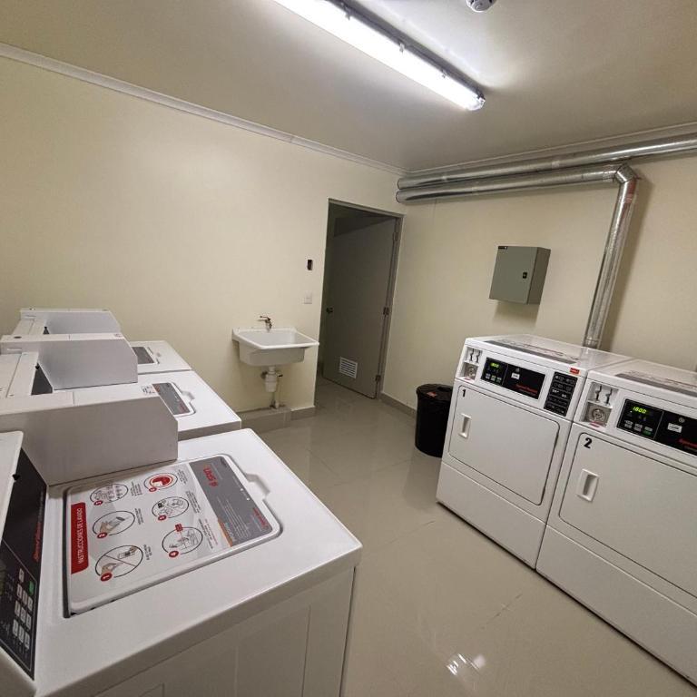 A pasos del metro Steps away from the subway - One-Bedroom Apartment - 19