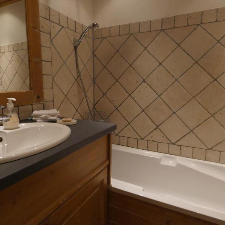 Chalet Les Alpes - Appartement 1 Chambre avec Alcôve (2 Adultes + 2 Enfants) - 4
