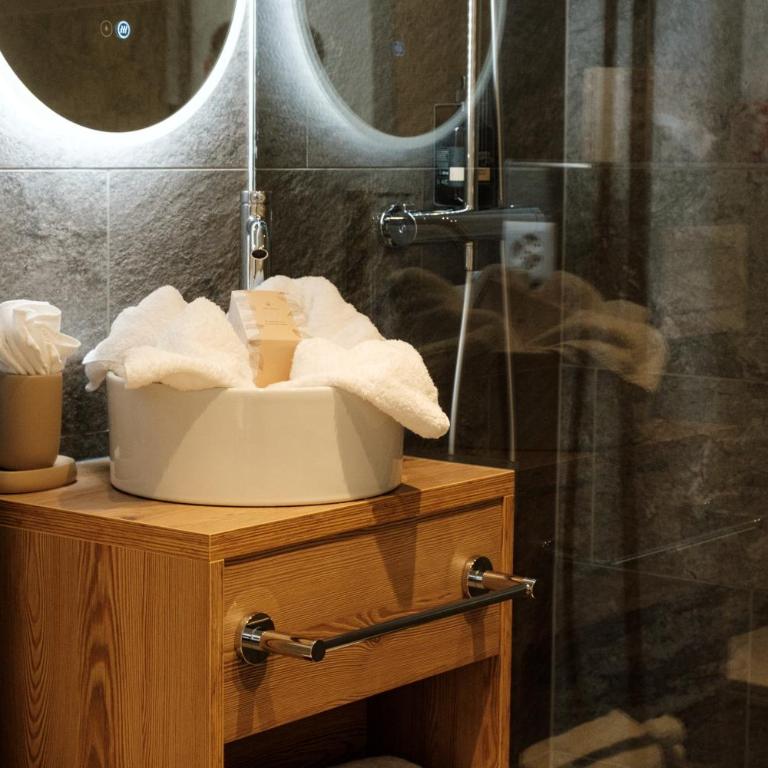 Hotel Bernina - Deluxe Doppelzimmer mit Balkon - 10