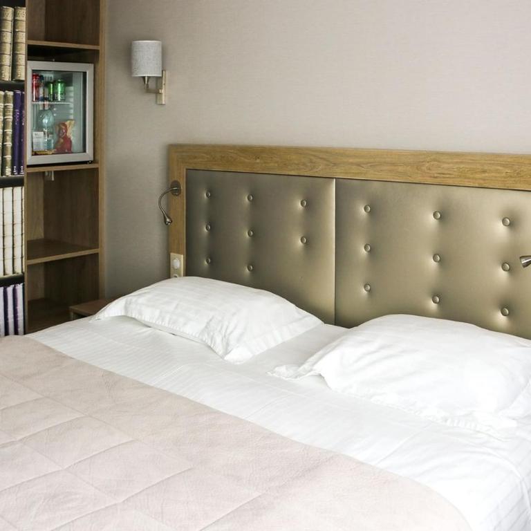 Hôtel Anne De Bretagne - Chambre Double Économique - 6