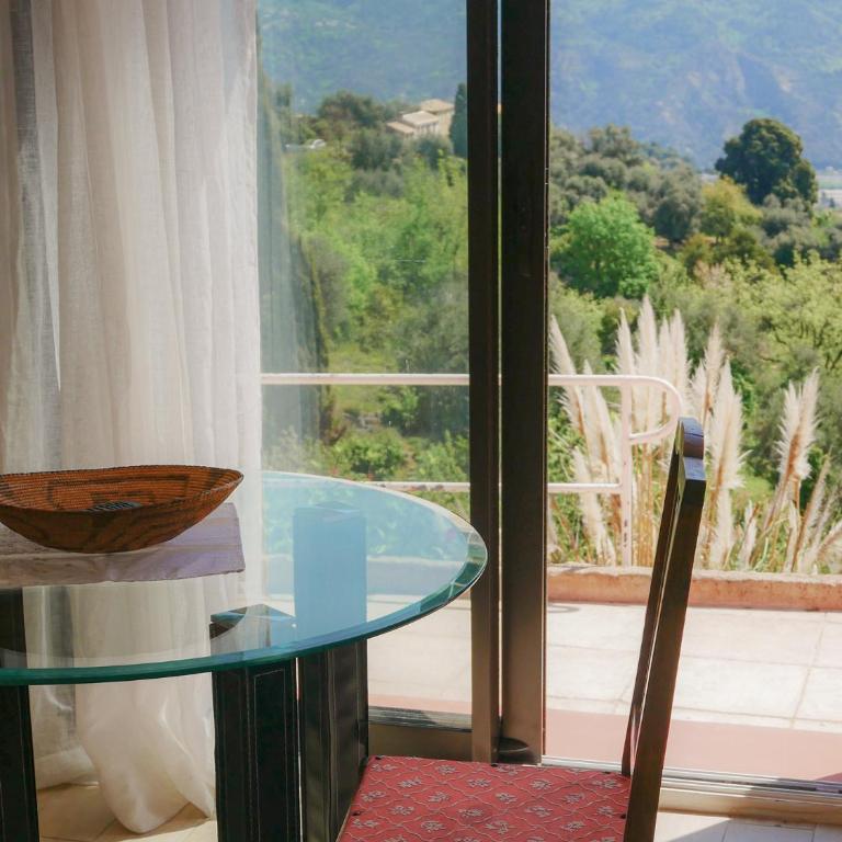 VillaCarros - Studios in Sea & Mountain Villa near Nice with Idyllic View - Appartement 1 Chambre - Vue sur Jardin - 4