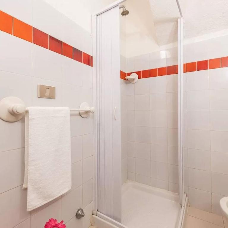 Perfectly located flat in San Teodoro - Appartamento - 12