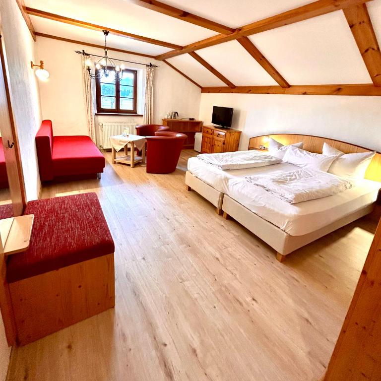 Landhotel Huberhof - Familienzimmer (3 Erwachsene) - 5