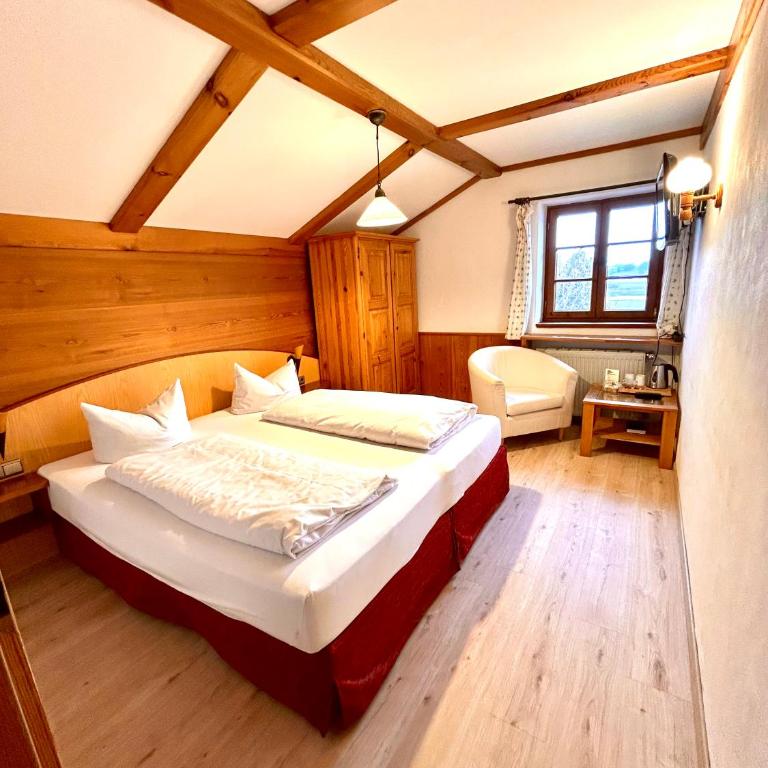 Landhotel Huberhof - Classic Doppelzimmer - 6