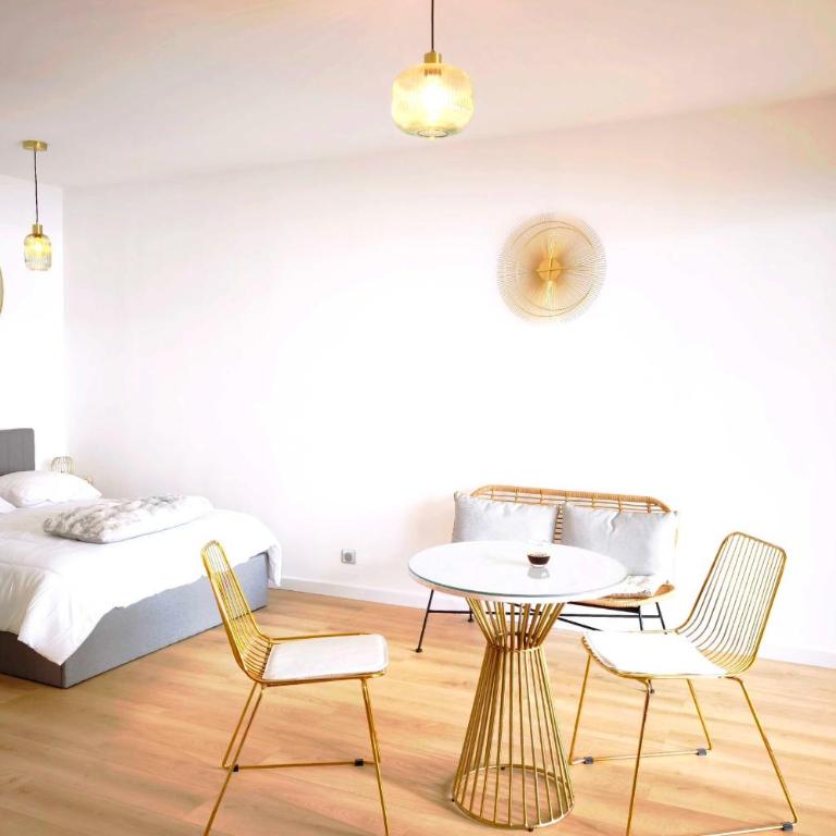 Bright studio with sea view in Ajaccio - Studio - 4