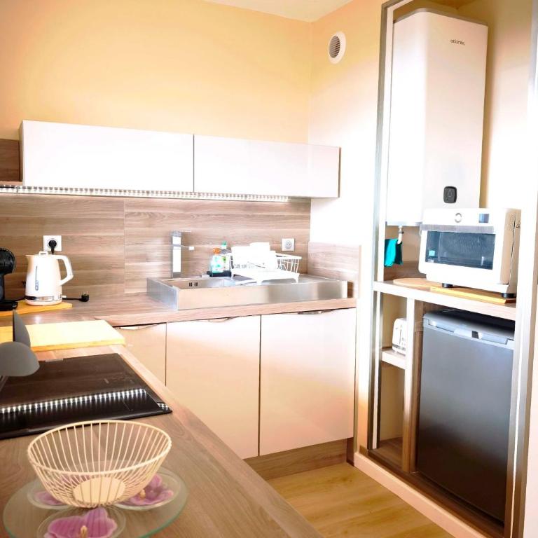 Bright studio with sea view in Ajaccio - Studio - 10