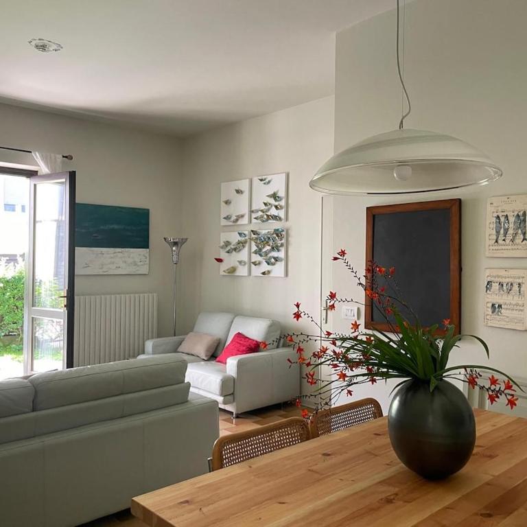 The olive tree vacation home in Colico - Appartamento con 1 Camera da Letto - 1
