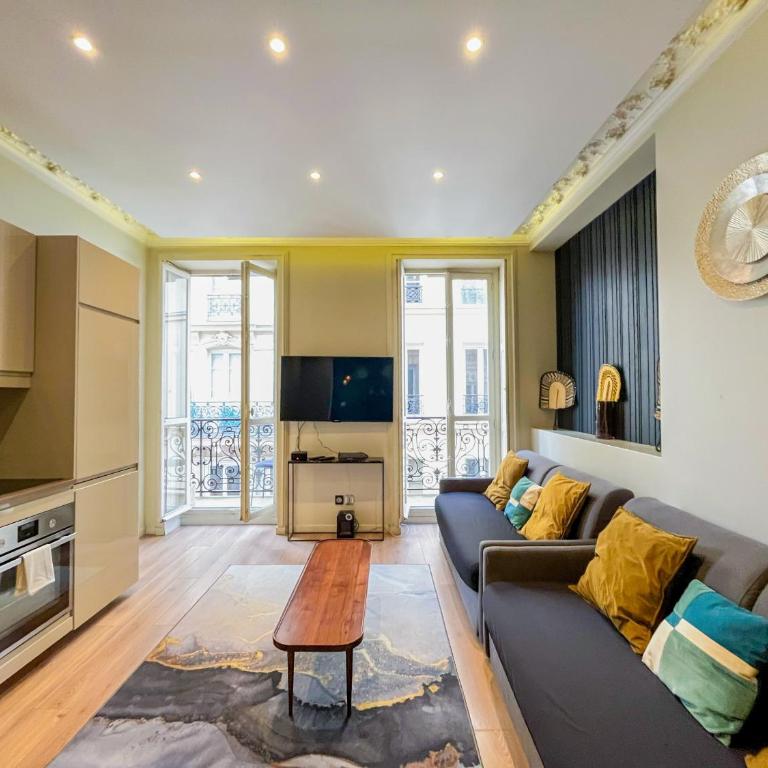 UrbanFlat 61 - 3 Bedrooms Apartment Center of Paris - Apartment - 1