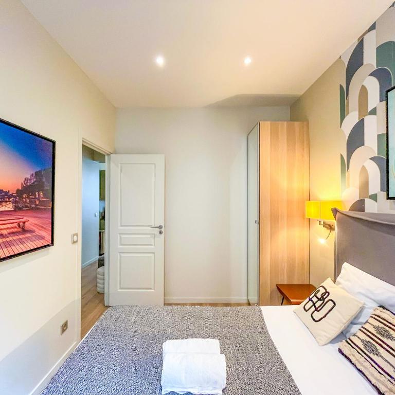 UrbanFlat 61 - 3 Bedrooms Apartment Center of Paris - Apartment - 12