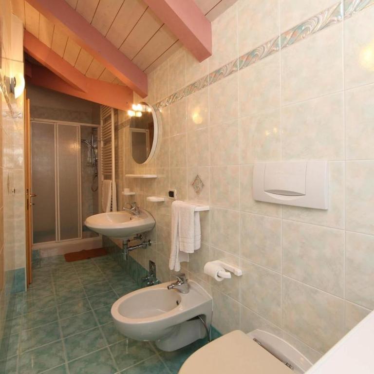 Villa Marta - Appartamento Deluxe con 2 Camere da Letto e Balcone - 11