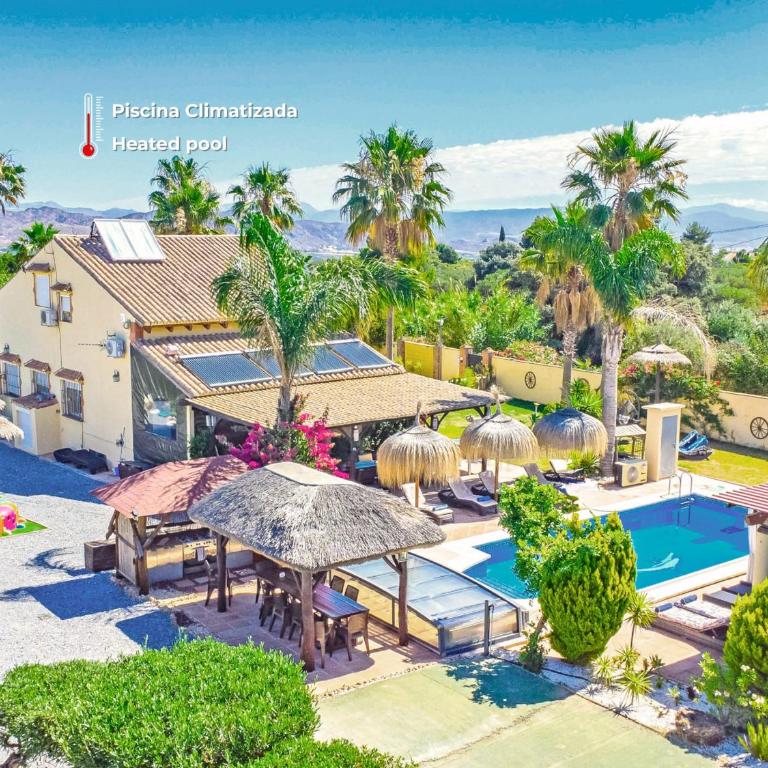 Cubo's Villa Las Palmeras Altas 14PAX - Villa - 1