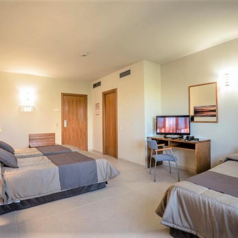 Hotel Rull - Quadruple Room - 3