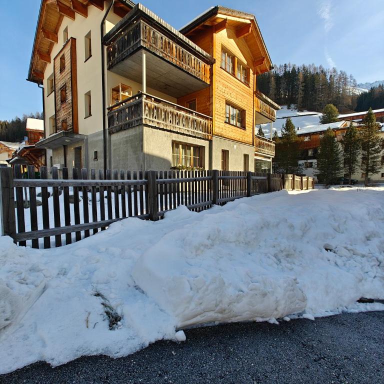 Casa Rinerhorn - nahe Ski- und Wandergebiet - Apartment mit 2 Schlafzimmern und Gartenblick - 3