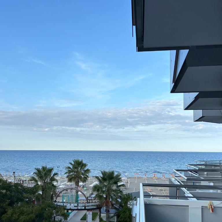 Hotel Rex - Fronte mare Riccione - King Room with Sea View - 3