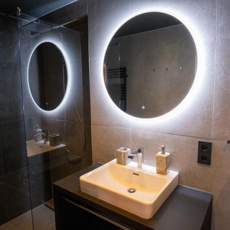 Appartements Cafe Schneider - Apartment mit 3 Schlafzimmern und Dusche - 12