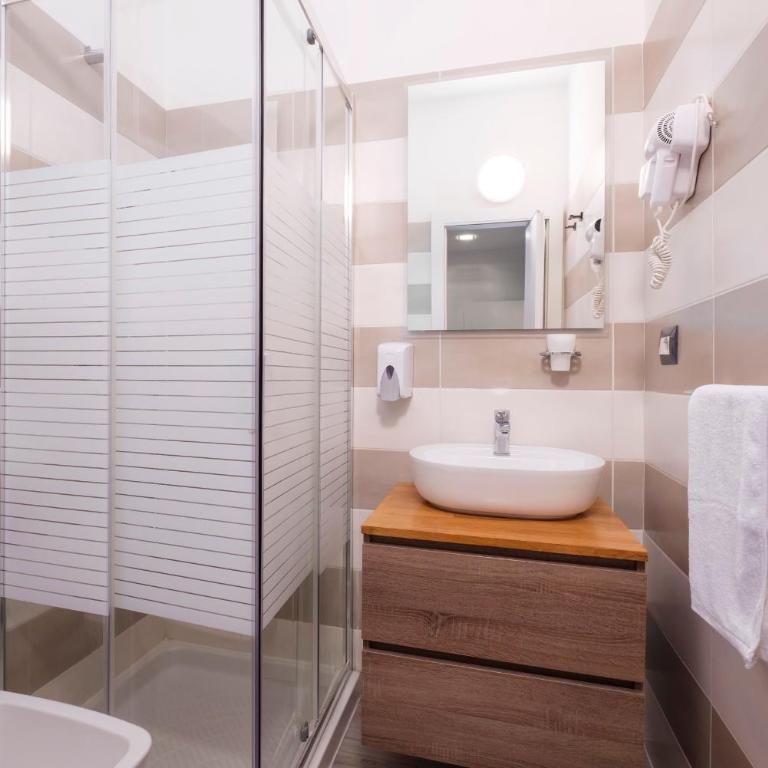 Porta San Felice Relais - Apartment & Rooms - Camera Queen Deluxe - 3