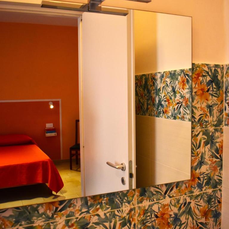 Mosaico - Camera Matrimoniale con Bagno Privato - 12