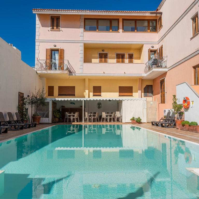 Bright 3 guest apartment with pool - Monolocale - 15