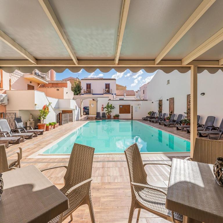Comfy 4 guest apartment with pool - Monolocale - 14