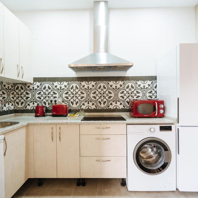Apartamentos Trinidad - Two-Bedroom Apartment with Balcony - 13