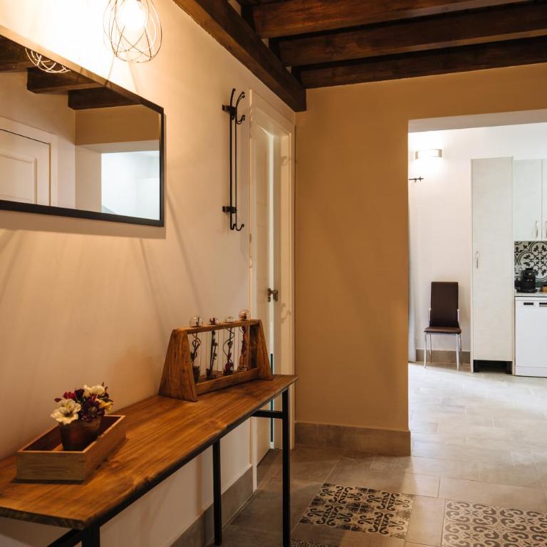 Apartamentos Trinidad - Two-Bedroom Apartment with Balcony - 14