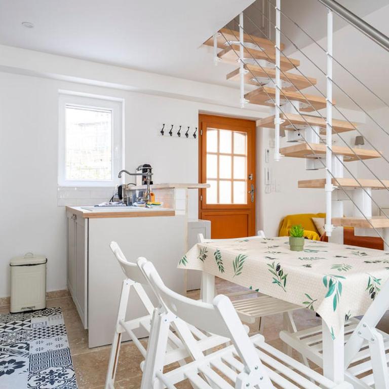 TINY HOUSE en duplex avec terrasse - Apartment mit 2 Schlafzimmern und Terrasse - 8
