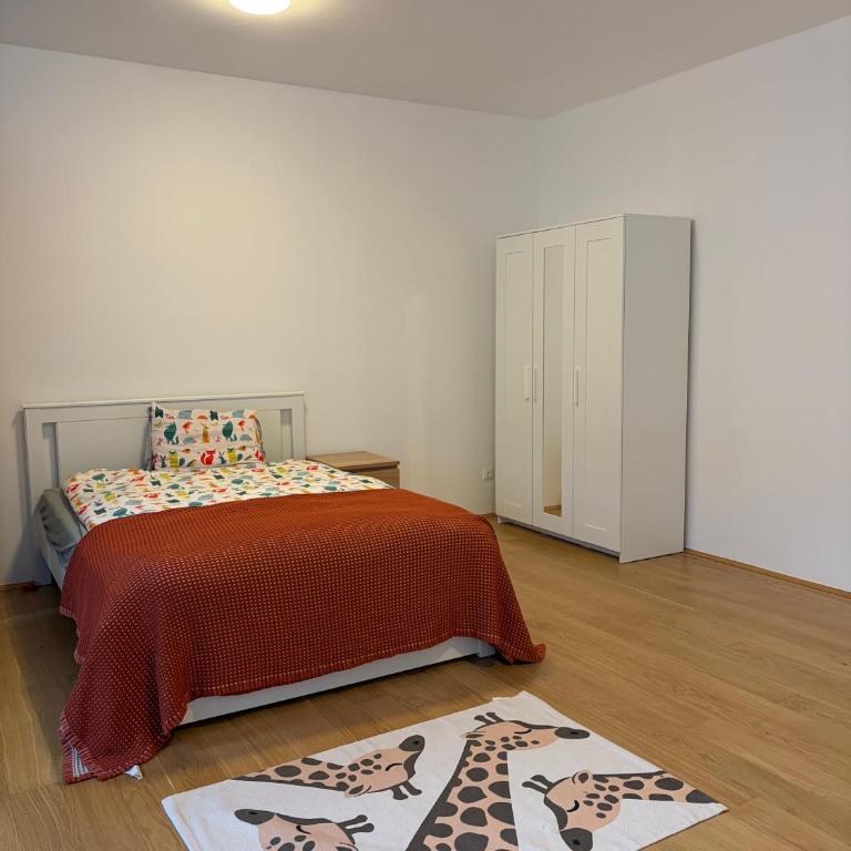 A bright spacious & convenient 2 brm TownHouse - Apartment mit 1 Schlafzimmer - 3