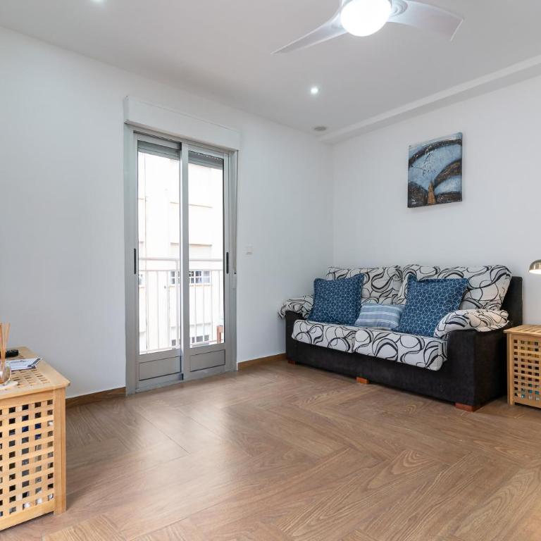 rentafive - Centro - Playa - Ascensor - Apartamento con balcón - 5
