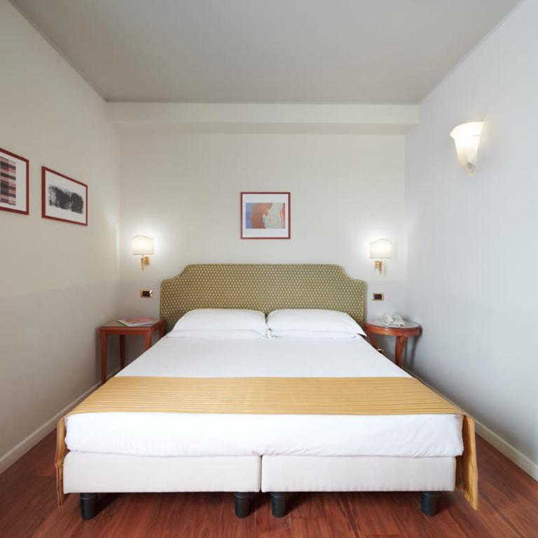 Hotel Plaza - Camera Classic Doppia con Letti Singoli - 3