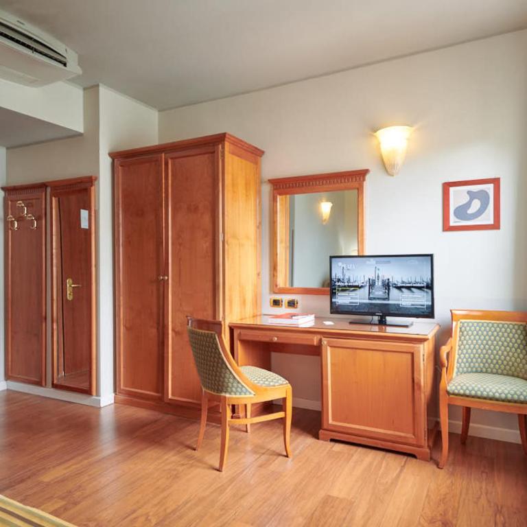 Hotel Plaza - Camera Classic Doppia con Letti Singoli - 2