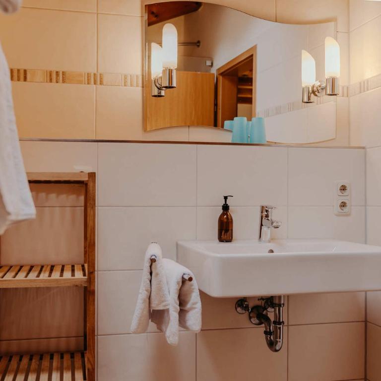 Gästehaus Wechs - inklusive Hindelang PLUS - Apartment mit 1 Schlafzimmer - 2