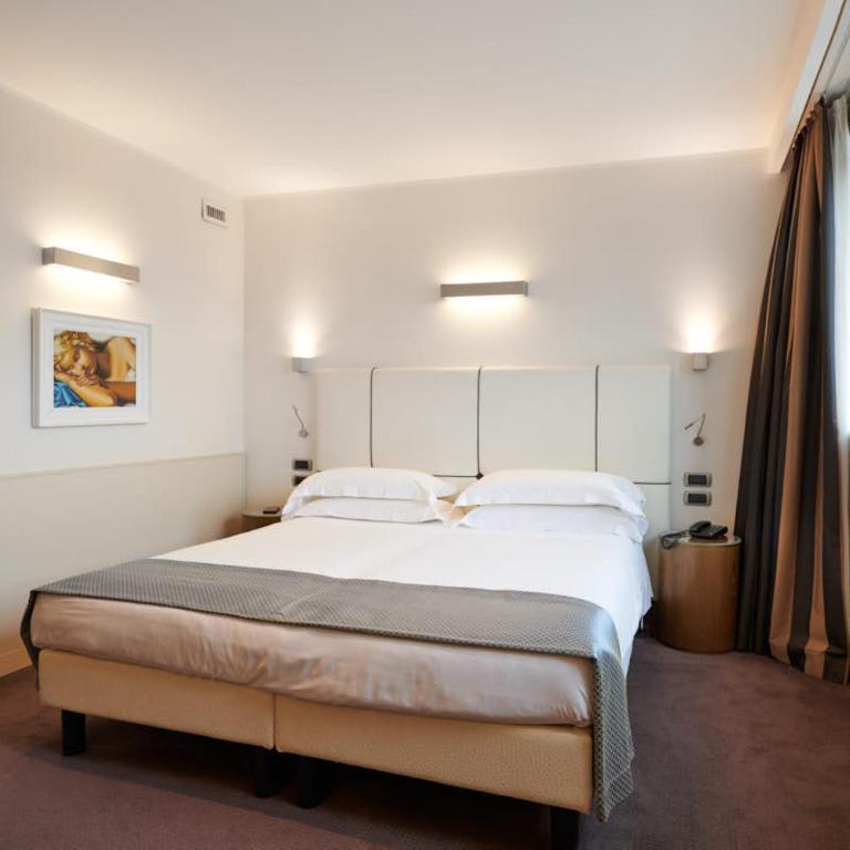 Hotel Plaza - Camera Deluxe Doppia con Letti Singoli - 2