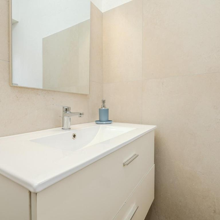 AD House - Appartamento con 2 Camere da Letto - 11