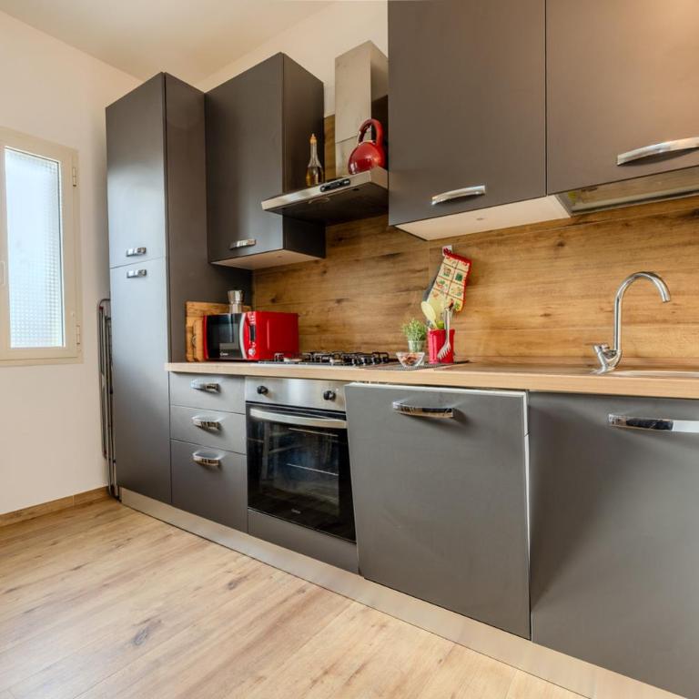 AD House - Appartamento con 2 Camere da Letto - 3