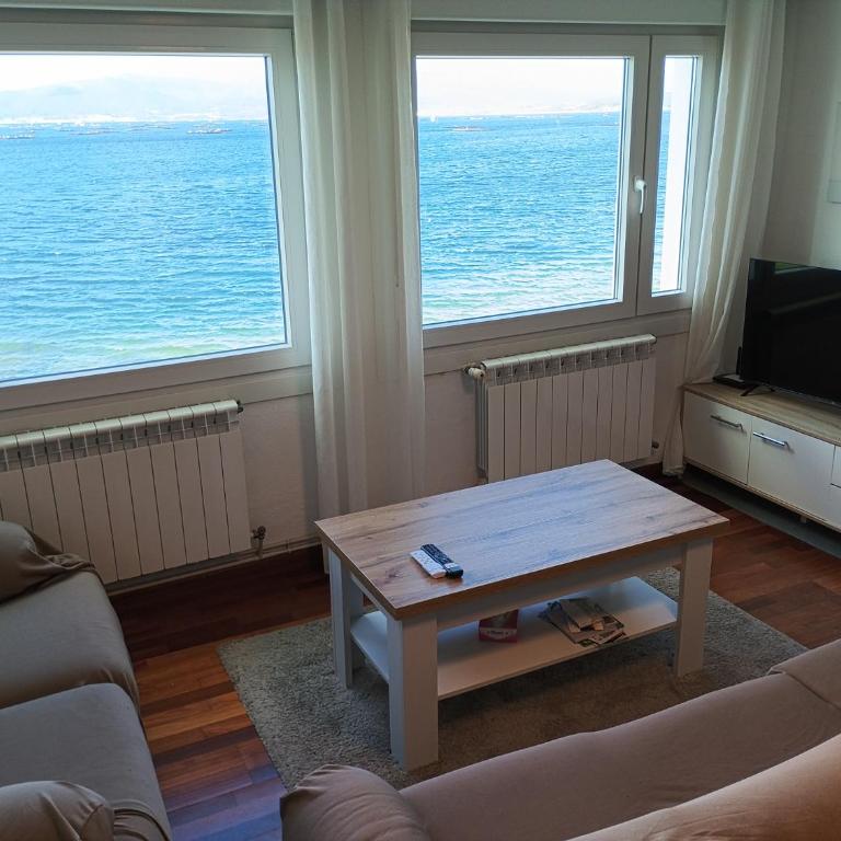 Apartamento Teresa en Vilanova de Arousa - Three-Bedroom Apartment - 1