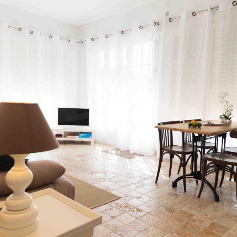 L'Oliveraie de Paul - Appartement Supérieur avec Vue sur la Piscine - 7