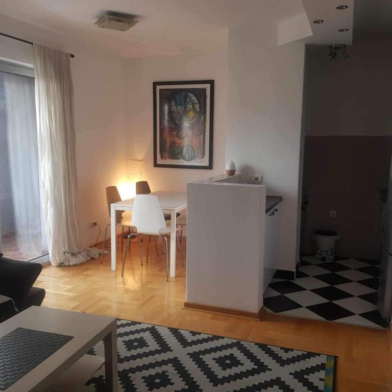 Botanical Garden - One-Bedroom Apartment - 1