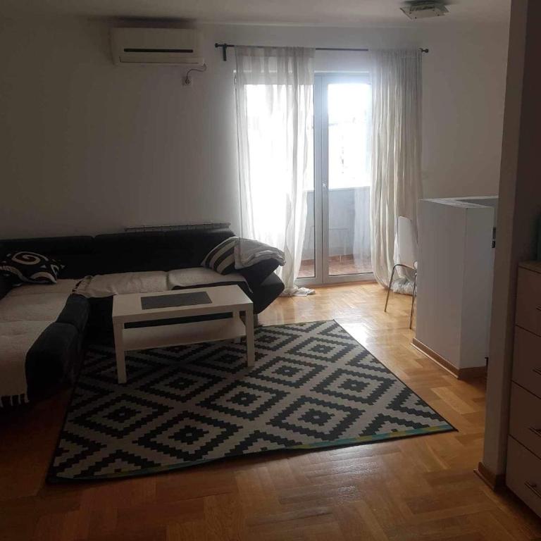 Botanical Garden - One-Bedroom Apartment - 7