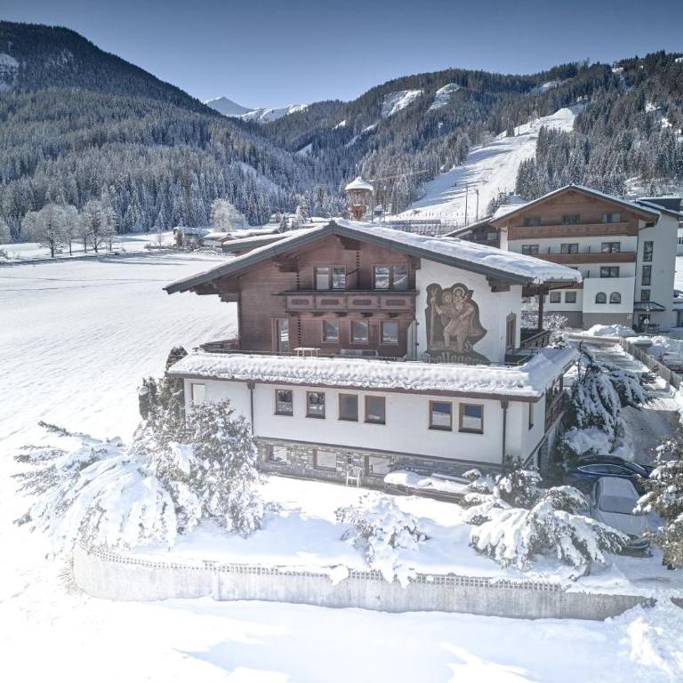 Landhaus Gollegger Appartements Flachau - Two-Bedroom Apartment - 1