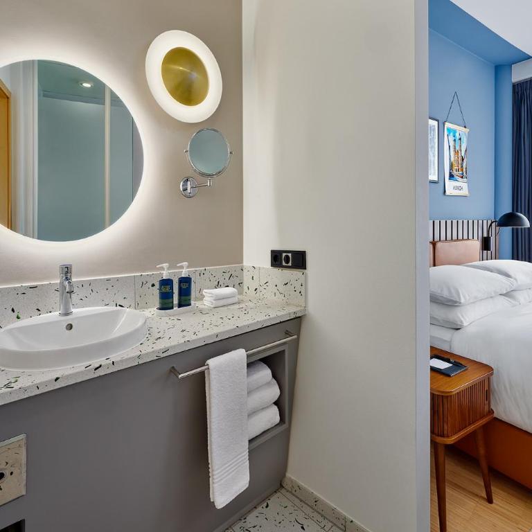 Four Points by Sheraton Munich Messe - Standard Zimmer mit Queensize-Bett - 7