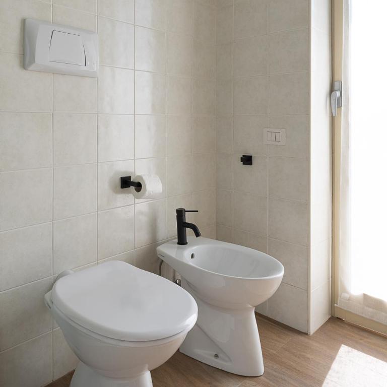 Green nest - 2 camere 2 bagni parcheggio gratuito - Appartamento con 2 Camere da Letto - 28