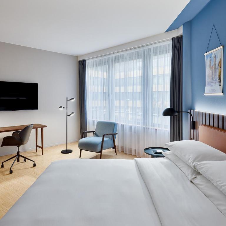 Four Points by Sheraton Munich Messe - Premium Zimmer mit Queensize-Bett und Küchenzeile - 4