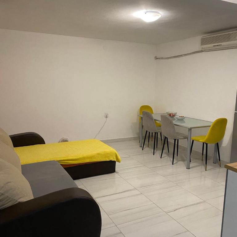 Apartman sa garažom - Apartman sa 2 Spavaće Sobe - 2