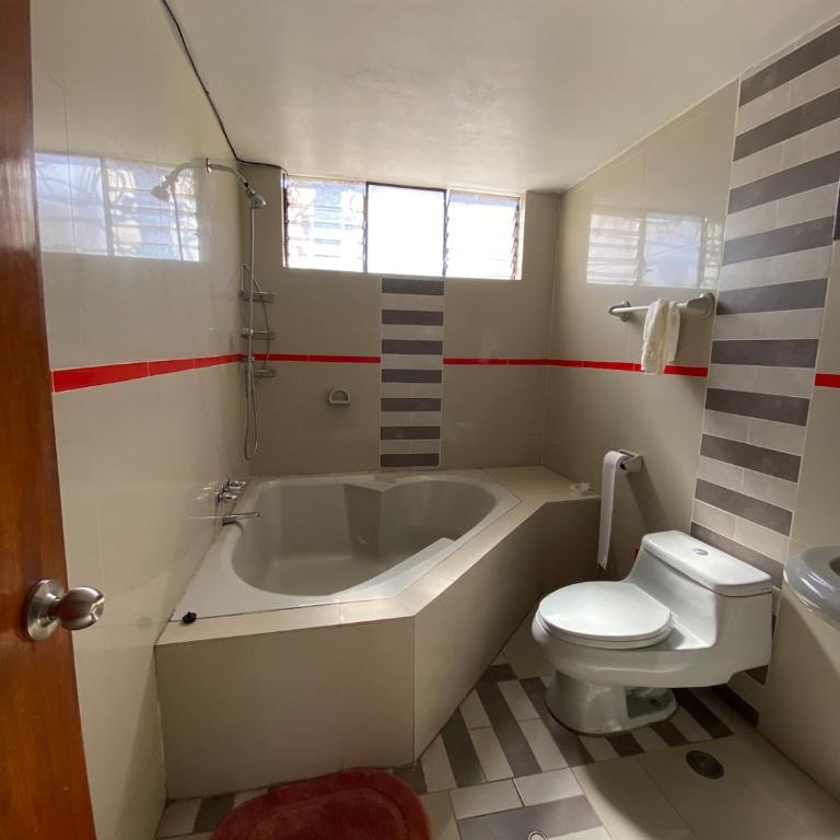 Casa Acogedora de Estilo Clásico - Seven-Bedroom House - 5