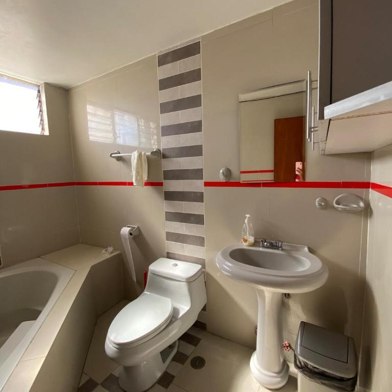 Casa Acogedora de Estilo Clásico - Seven-Bedroom House - 19