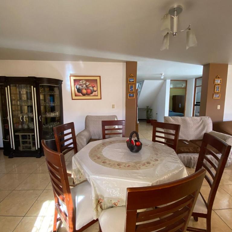 Casa Acogedora de Estilo Clásico - Seven-Bedroom House - 33